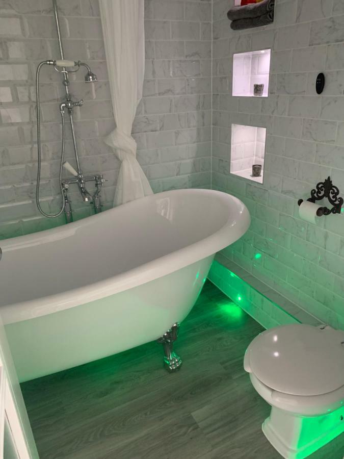 Luxury Panoramic Balcony Swindon Central Esterno foto