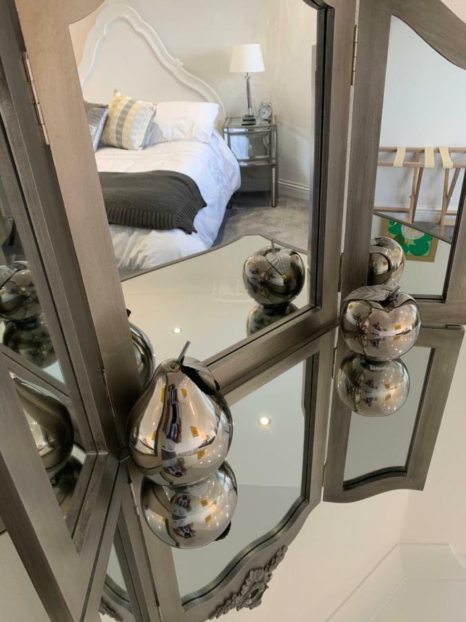 Luxury Panoramic Balcony Swindon Central Esterno foto