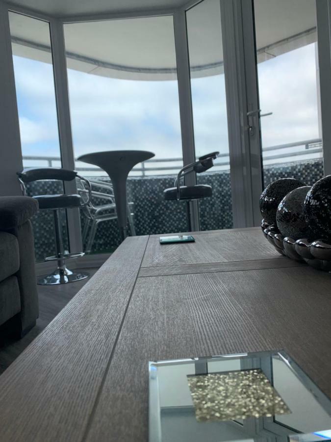 Luxury Panoramic Balcony Swindon Central Esterno foto