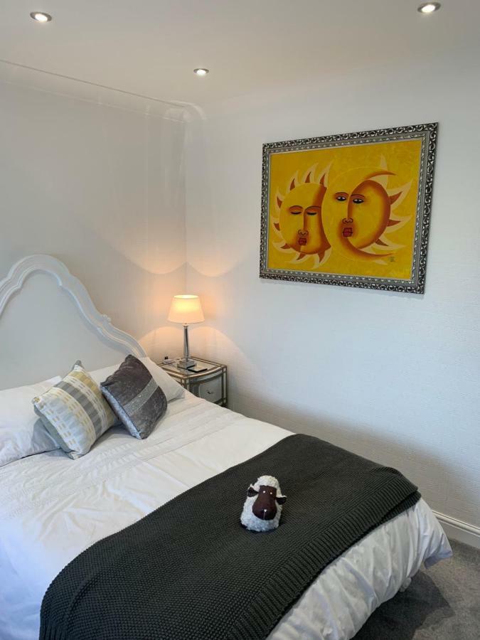 Luxury Panoramic Balcony Swindon Central Esterno foto