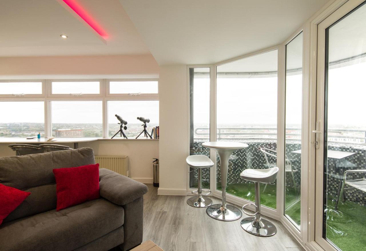 Luxury Panoramic Balcony Swindon Central Esterno foto