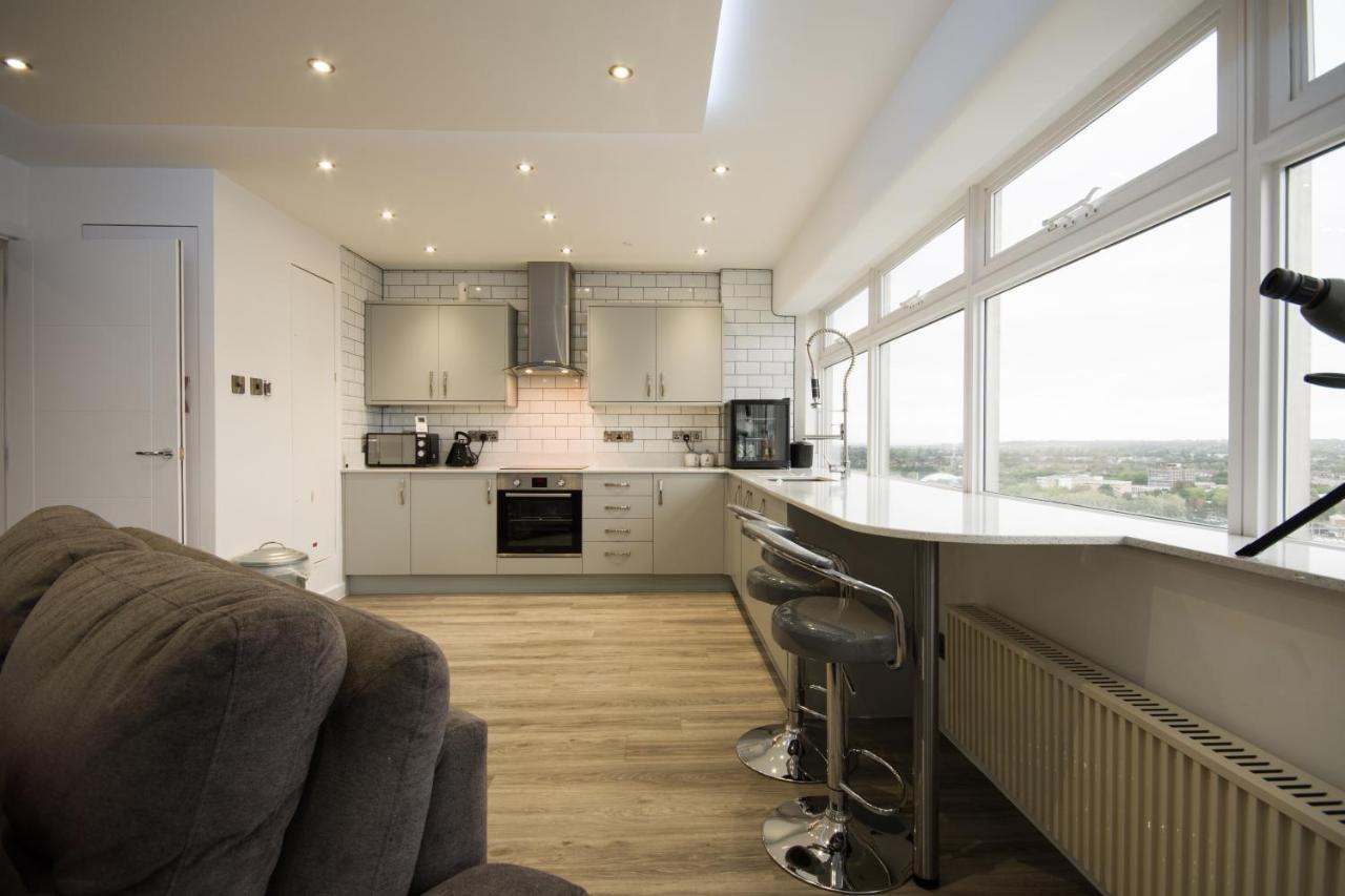 Luxury Panoramic Balcony Swindon Central Esterno foto