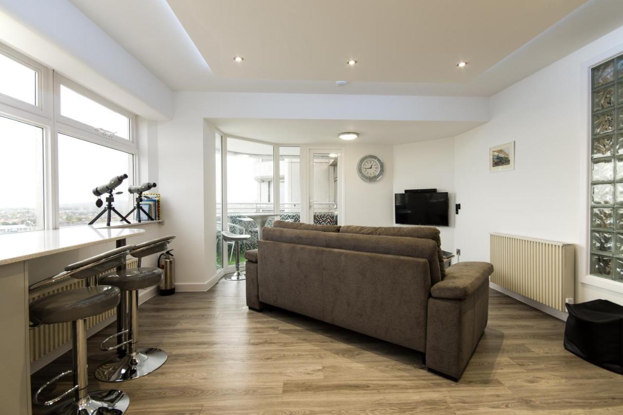 Luxury Panoramic Balcony Swindon Central Esterno foto